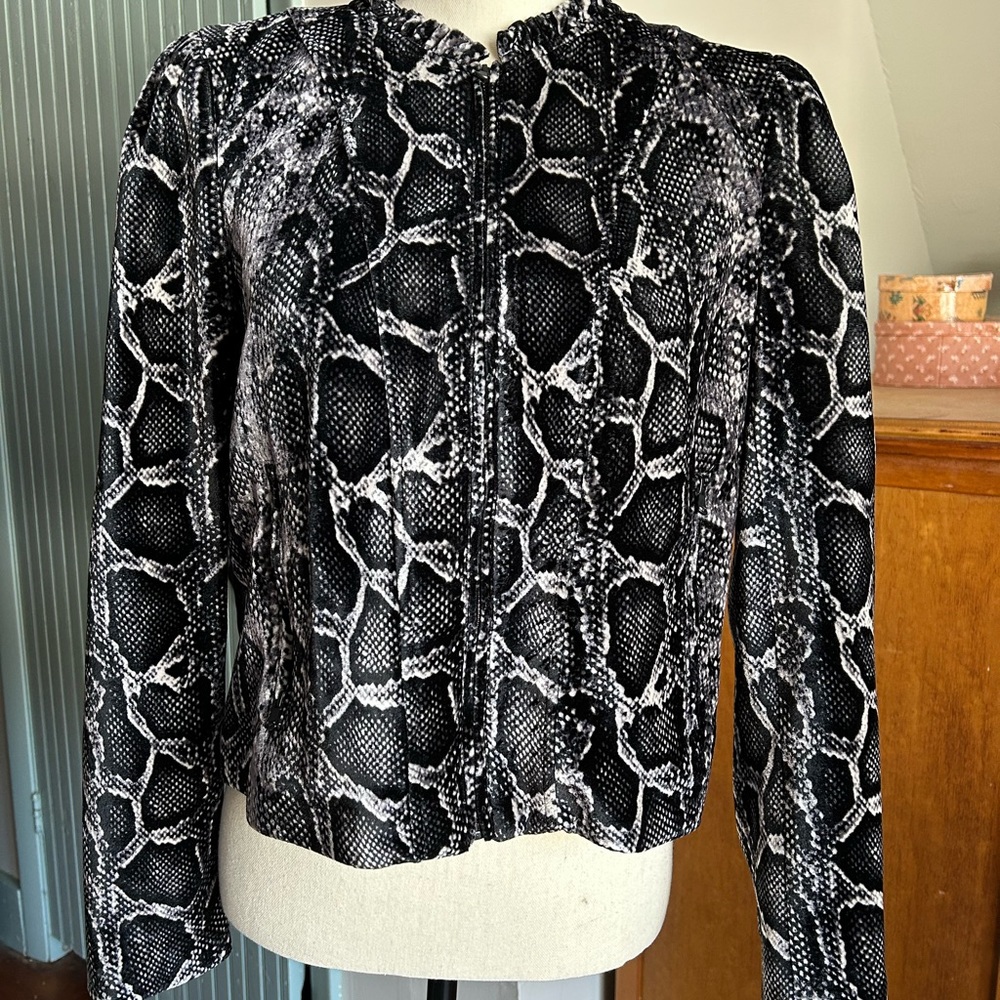 Chic Black and White Velvet Snake Print Jacket